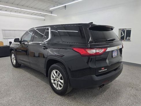 Used 2019 Chevrolet Traverse LS FWD image 4