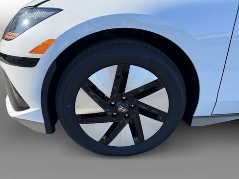 New 2025 Hyundai Ioniq 6 SE image 9