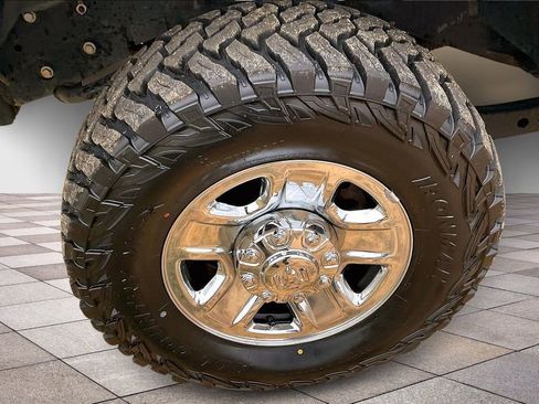 Used 2022 RAM 3500 Tradesman w/ Chrome Appearance Group AWD/4WD image 9