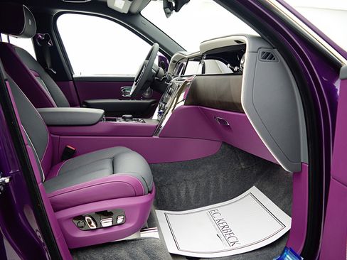 Used 2025 Rolls-Royce Cullinan AWD/4WD image 35