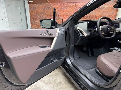 New 2026 BMW iX xDrive60 image 9