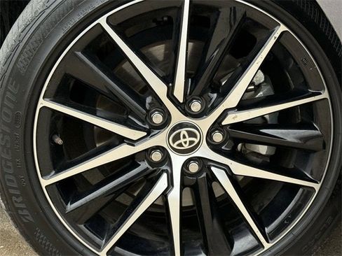 Used 2024 Toyota Camry SE image 9