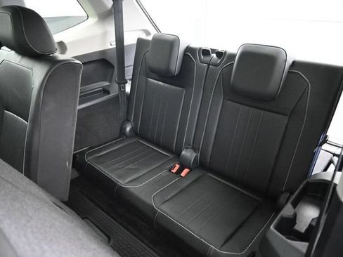 Used 2024 Volkswagen Tiguan SE FWD image 30