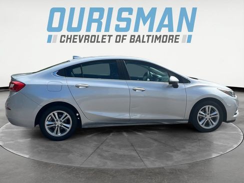 Used 2017 Chevrolet Cruze LT FWD image 7
