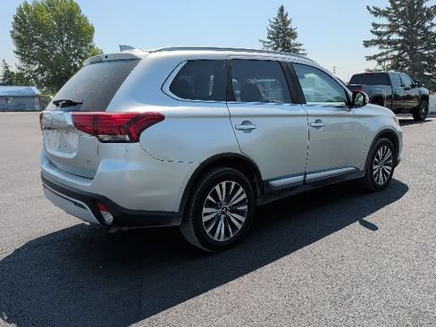 Used 2020 Mitsubishi Outlander SE AWD/4WD image 3
