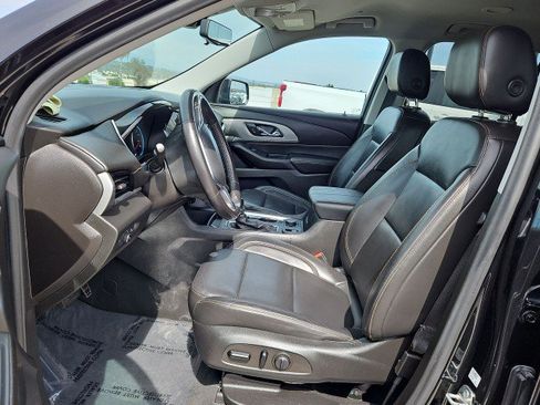 Used 2021 Chevrolet Traverse RS w/ LPO, Cargo Package FWD image 19