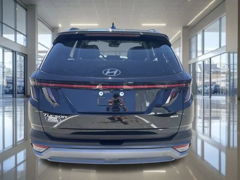 Certified 2025 Hyundai Tucson SEL AWD/4WD image 4