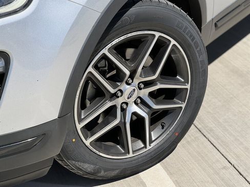 Used 2018 Ford Explorer Sport image 12