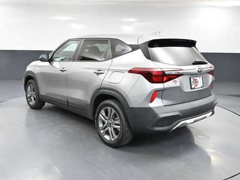 Used 2021 Kia Seltos LX image 8