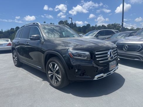 Used 2025 Mercedes-Benz GLB 250 image 3