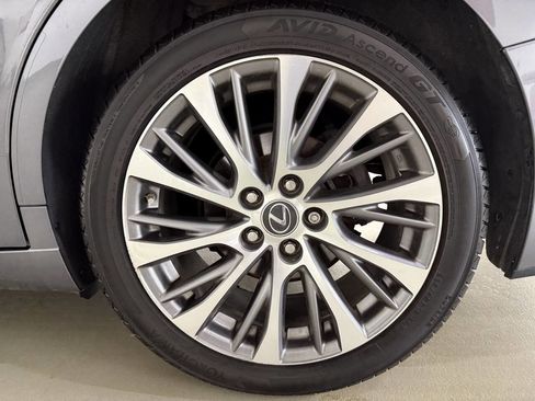 Used 2019 Lexus ES 350 w/ Premium Package FWD image 32