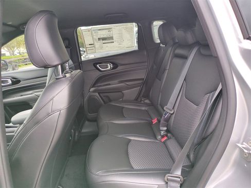 New 2026 Jeep Compass Latitude image 14
