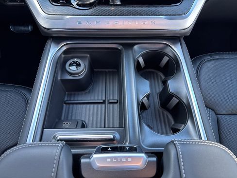 New 2026 Ford Expedition Platinum w/ Stealth Appearance Package image 30