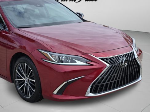 Certified 2025 Lexus ES 300h w/ Premium Package FWD image 33