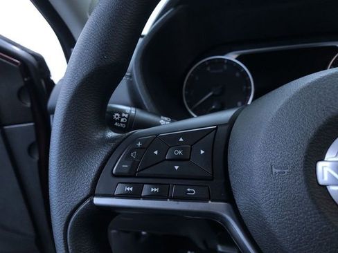 Used 2025 Nissan Sentra SV FWD image 25