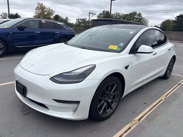Used 2021 Tesla Model 3 Standard Range Plus RWD image 1