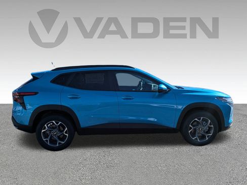 New 2026 Chevrolet Trax LT w/ Sunroof Package image 25