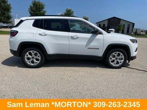 Used 2025 Jeep Compass Latitude AWD/4WD image 5