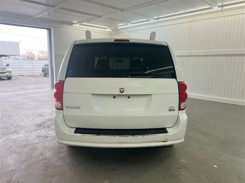 Used 2014 RAM C/V Tradesman image 6