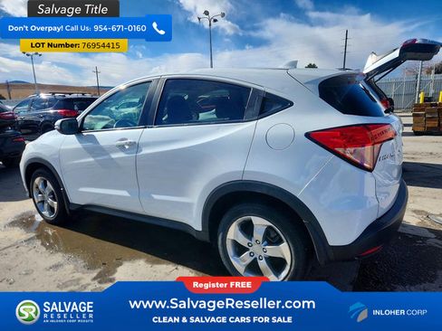Used 2017 Honda HR-V EX image 3