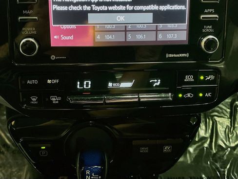 Used 2022 Toyota Prius FWD image 16