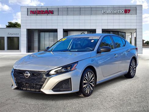 Certified 2023 Nissan Altima 2.5 SV image 3