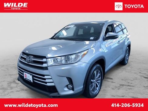 Used 2019 Toyota Highlander XLE AWD/4WD image 1