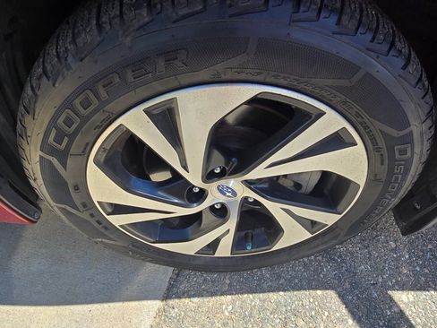 Used 2020 Subaru Legacy Premium AWD/4WD image 9