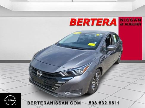 Used 2024 Nissan Versa SV FWD image 4