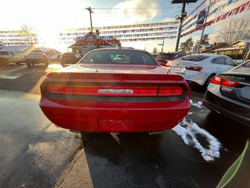 Used 2013 Dodge Challenger SXT w/ Super Sport Group image 5