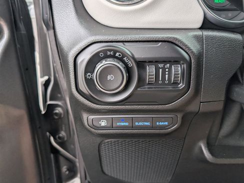 Used 2021 Jeep Wrangler Unlimited Sahara image 15