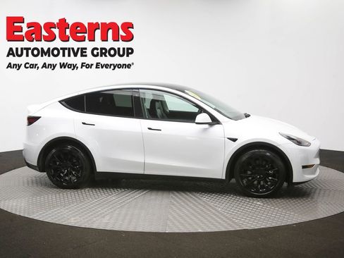 Used 2022 Tesla Model Y Long Range image 41