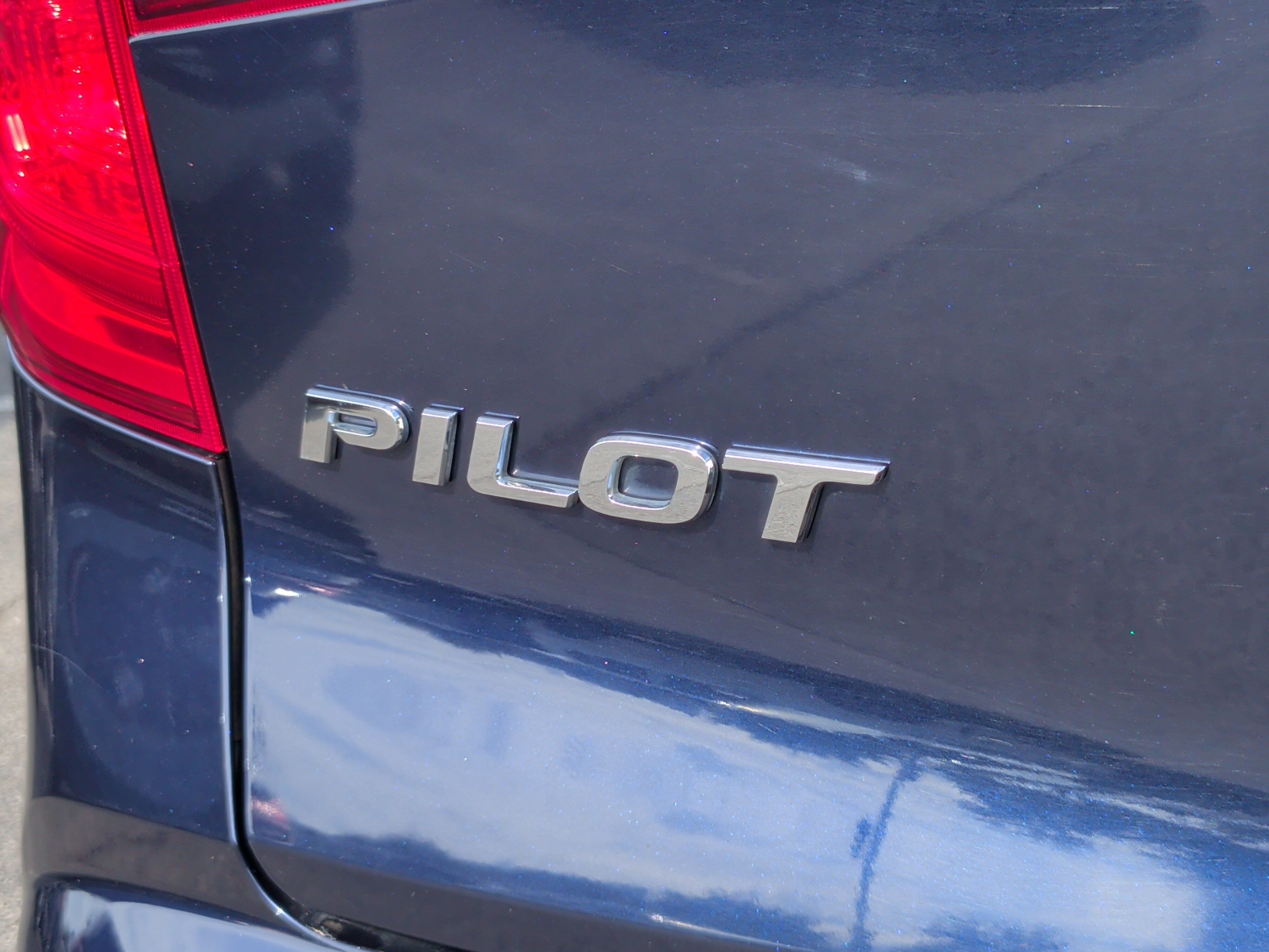 Used 2016 Honda Pilot Touring image 11