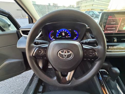 Used 2021 Toyota Corolla LE image 14