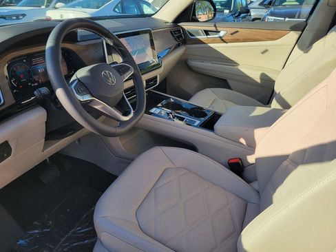 New 2026 Volkswagen Atlas SE image 7