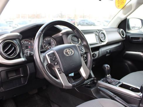 Used 2016 Toyota Tacoma SR5 image 14