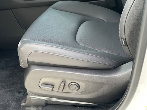 New 2026 Kia Carnival SX Prestige image 18