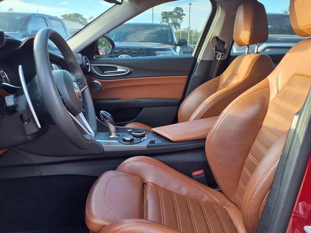 Used 2019 Alfa Romeo Giulia Ti Sport w/ Quick Order Package 22U Sport RWD image 11