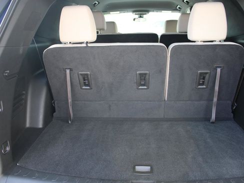 Used 2023 Chevrolet Traverse LS image 28