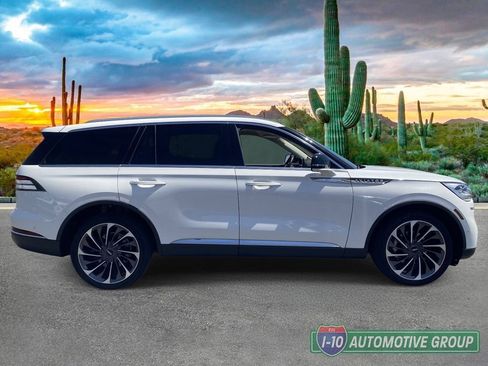 Used 2022 Lincoln Aviator Reserve w/ Equipment Group 201A AWD/4WD image 2