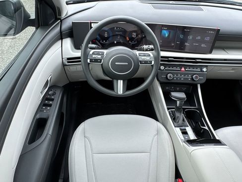 New 2026 Hyundai Tucson SE image 13