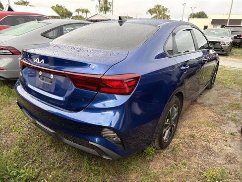 Used 2024 Kia Forte LXS w/ LXS Technology Package FWD image 8