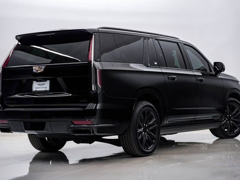 Used 2022 Cadillac Escalade ESV Sport w/ Touring Package AWD/4WD image 9