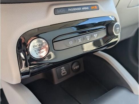 New 2025 Ford Escape Base image 29