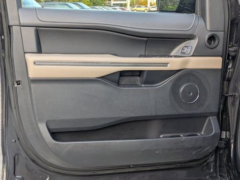Used 2024 Ford Expedition Max XLT image 2