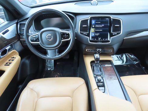 Used 2018 Volvo XC90 T6 Momentum w/ Convenience Package image 13