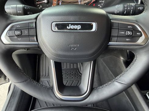 Used 2023 Jeep Compass Latitude w/ Sun and Sound Group AWD/4WD image 16