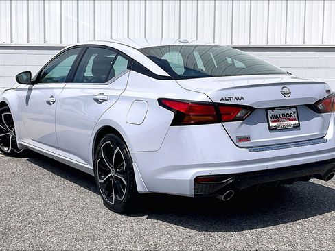 Used 2023 Nissan Altima 2.5 SR FWD image 15