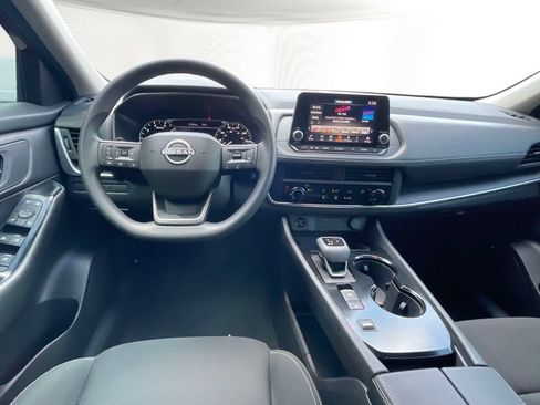 Used 2026 Nissan Rogue S FWD image 11
