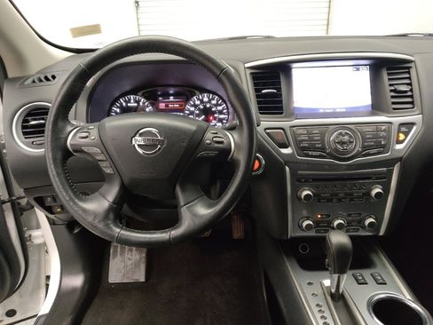 Used 2019 Nissan Pathfinder SL image 22